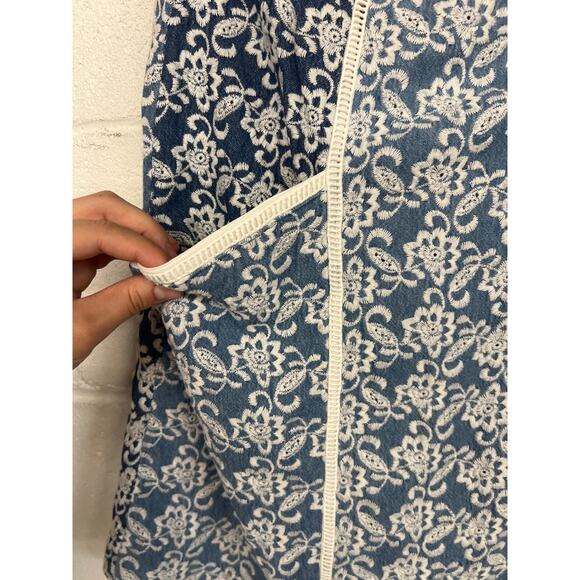 Slate & Willow Sz 6 Blue Floral Embroidered Denim A-Line Mini Skirt - Picture 6 of 6